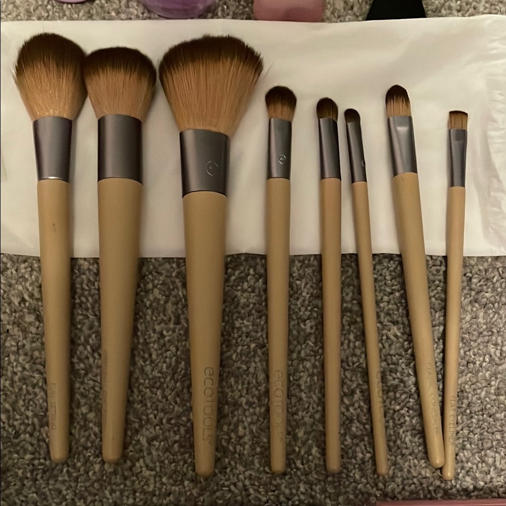 Makeup Set - Picture 2 of 6